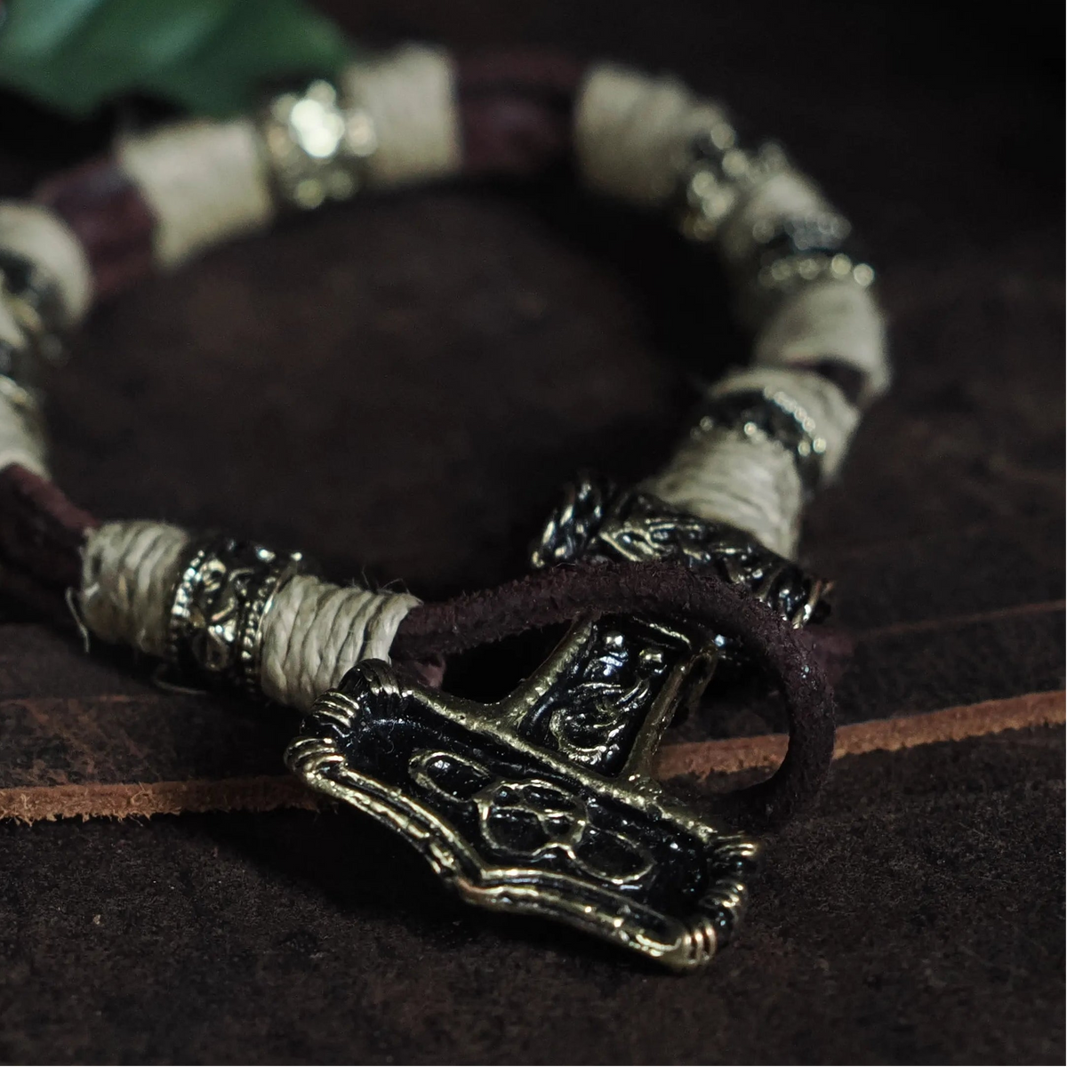 Bracelet with Thor's Hammer clasp