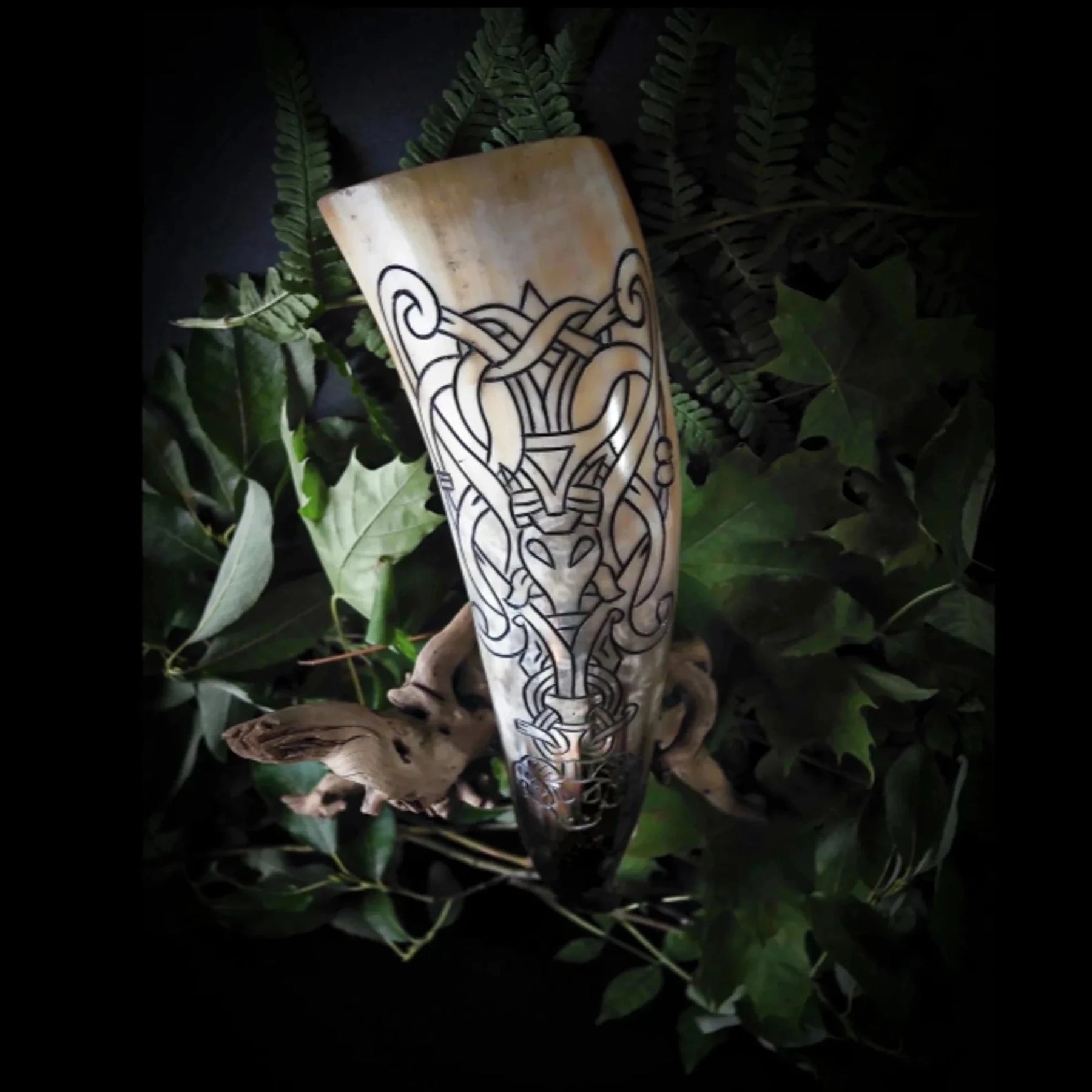 Engraved horn, Ram