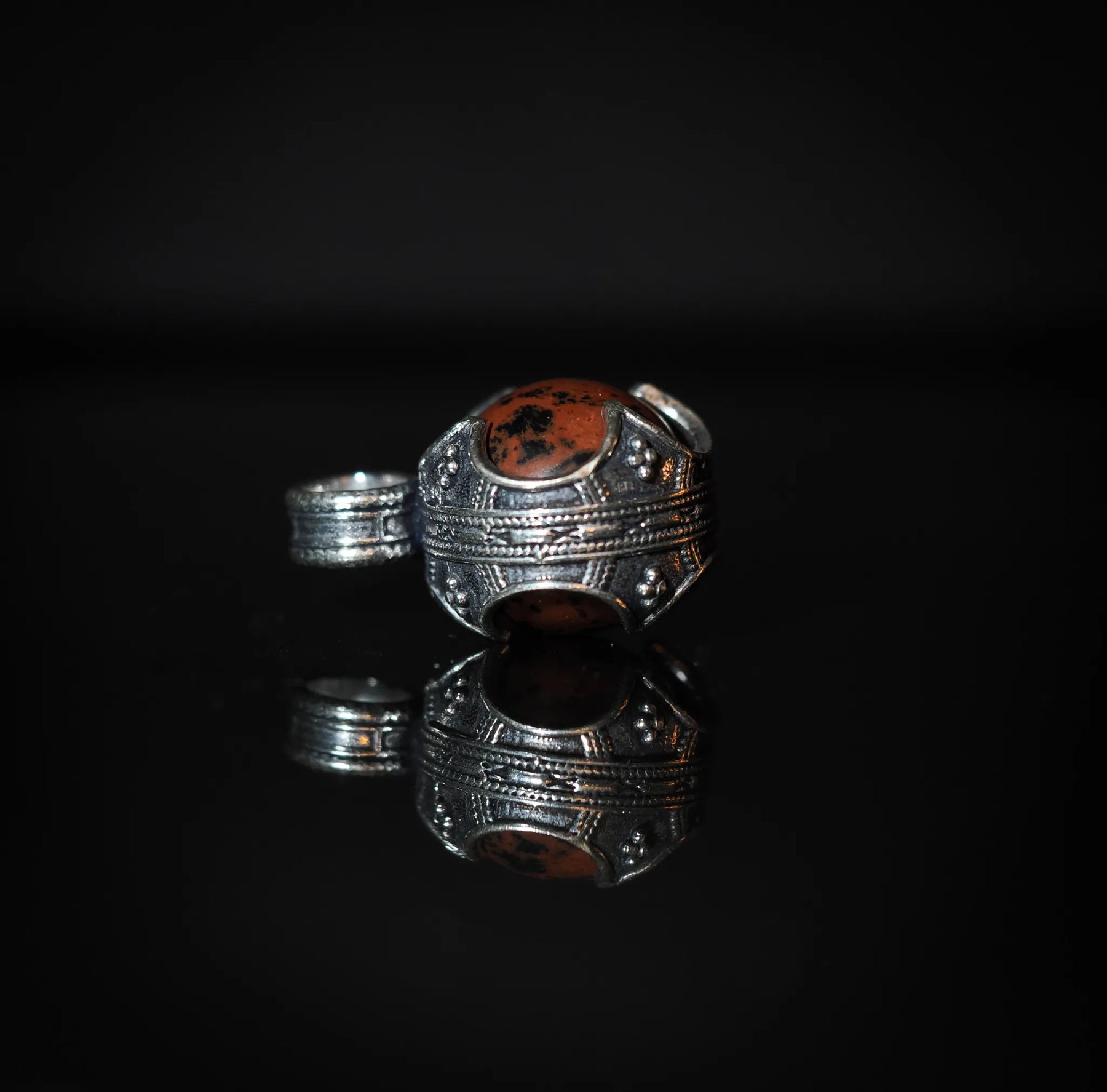 Gotlandshänge, Mahogny Obsidian