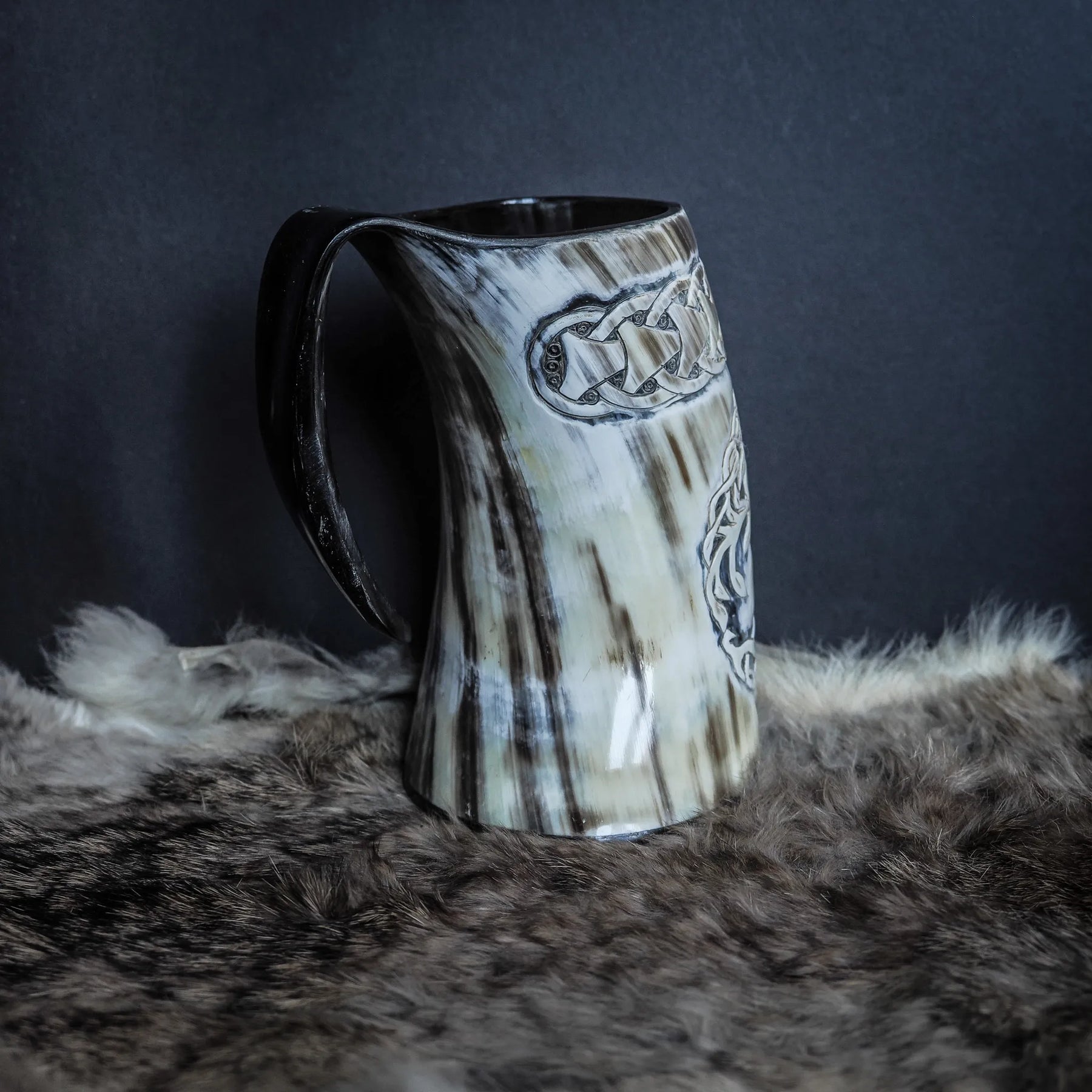 Handsnidad hornmugg, Livets träd
