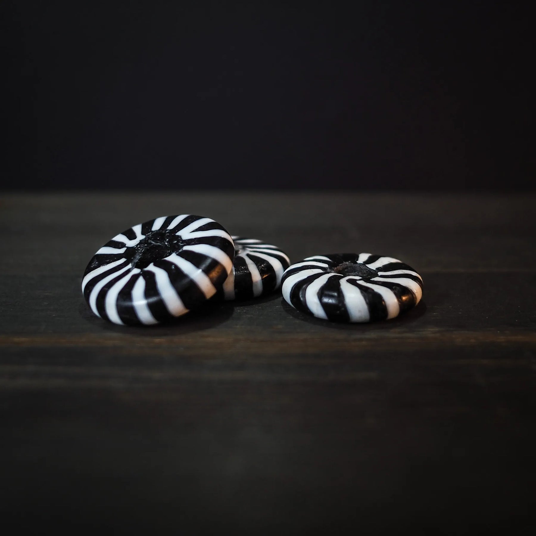 Black and white bead