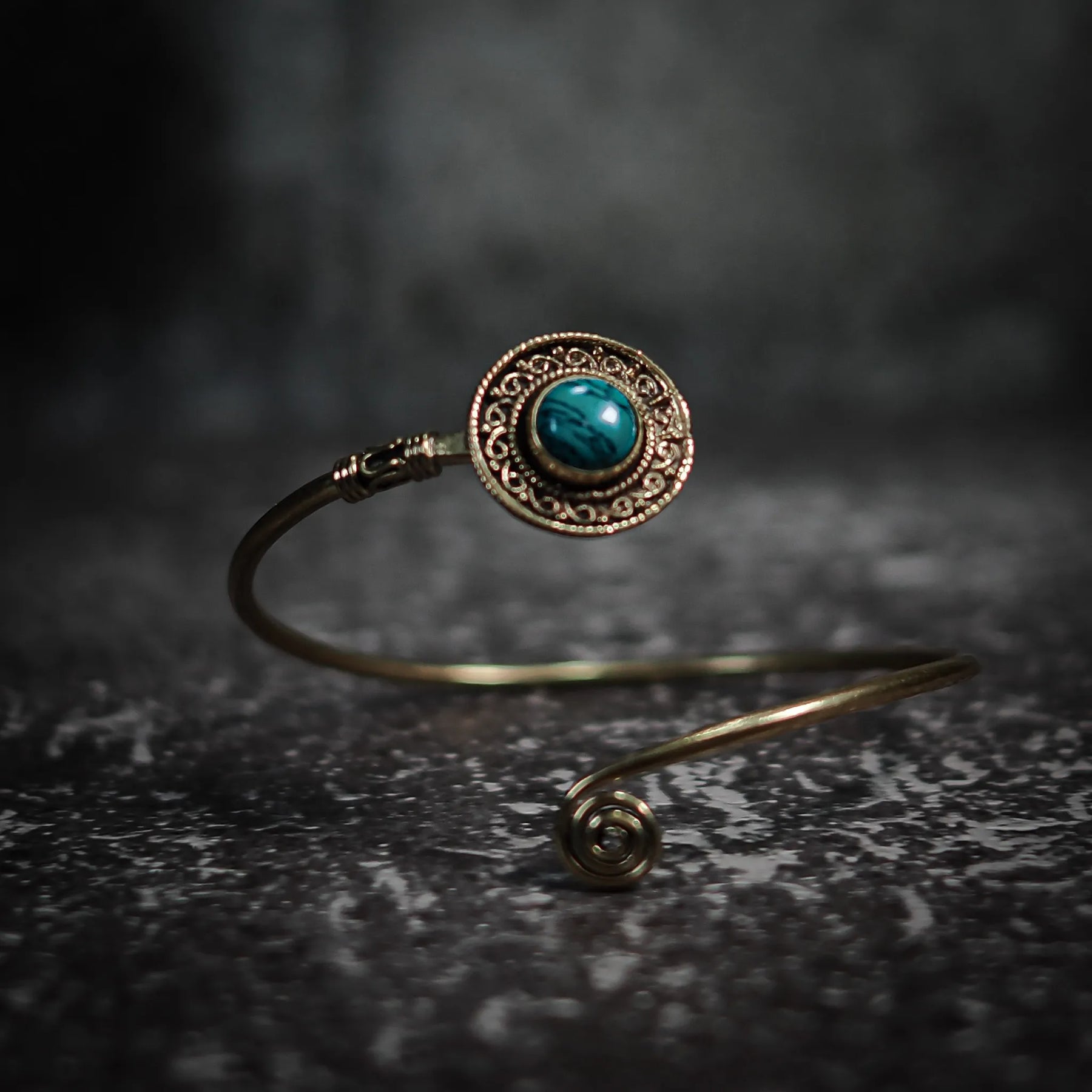 Bracelet Shield, with semi-precious stone