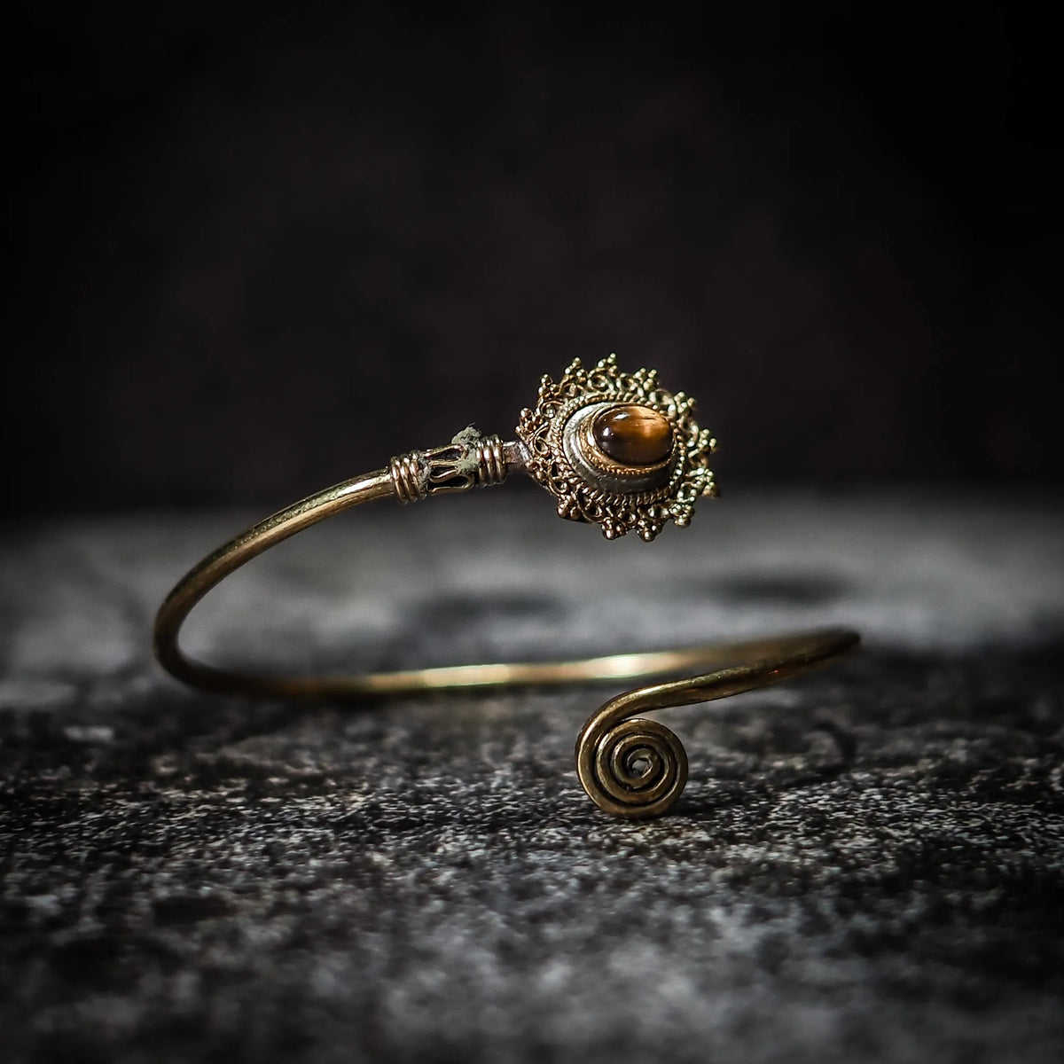 Armband Oval, med halvädelsten