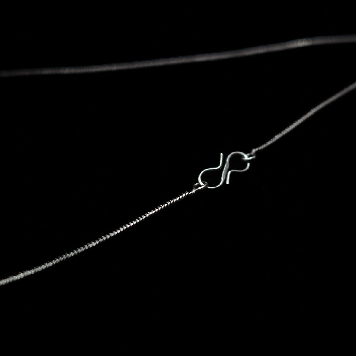 Chain, silver-plated in 3 lengths.