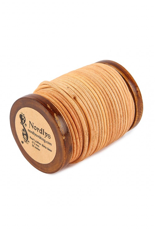 äkta Läderband 2 mm natur lädertråd lädersnöre  wooden spool lether string real