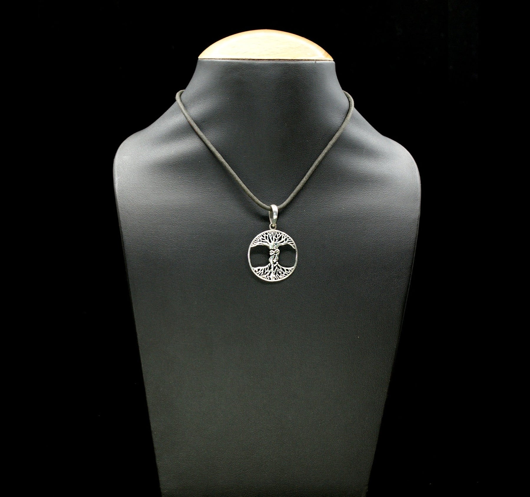 Amulet, Ask and Embla from the tree of life, large.