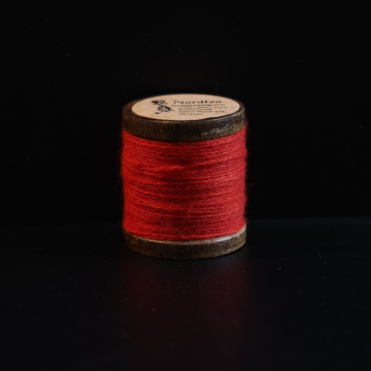 Röd brodyrtråd 100% ull