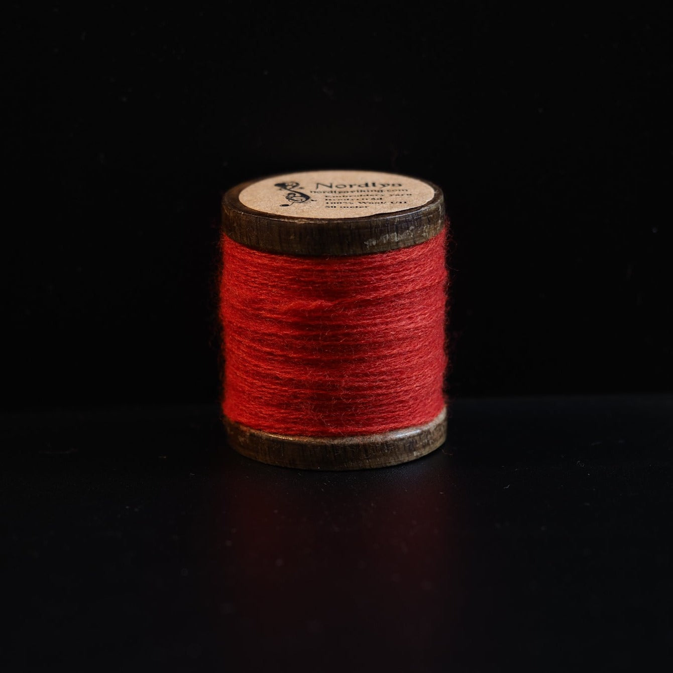 Röd brodyrtråd 100% ull