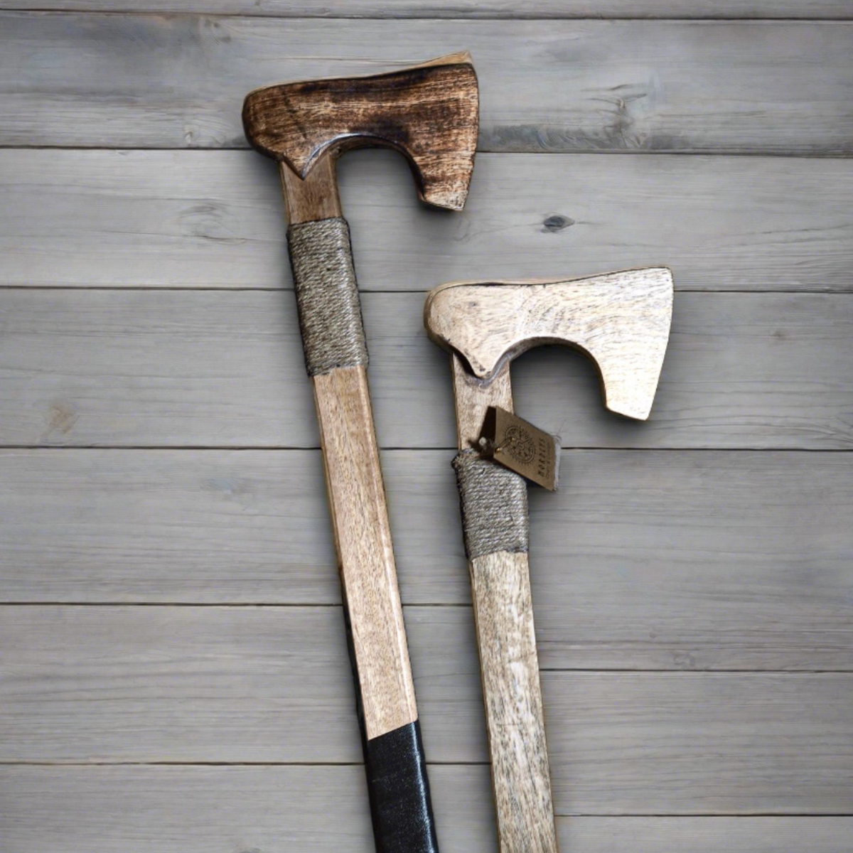 Yxa trä, wooden axe