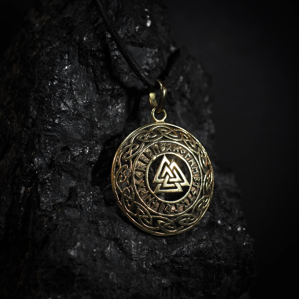 Valknut, mässing
