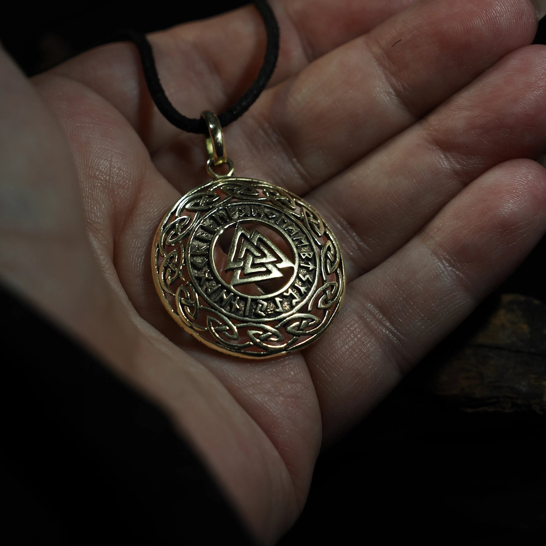 Valknut, mässing