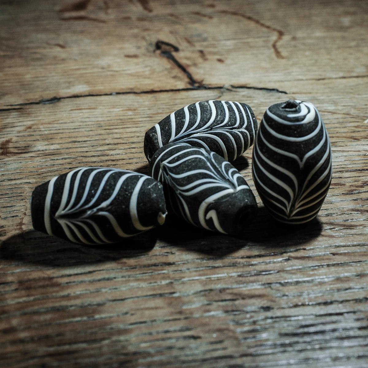 Patterned glass bead, Ribe