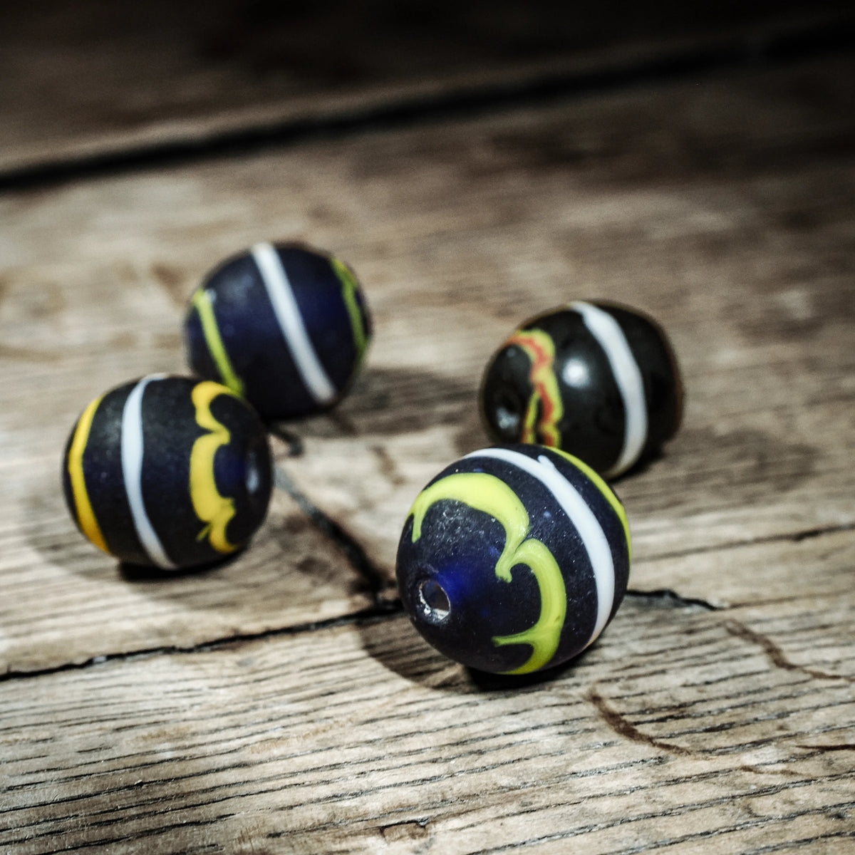 Patterned glass bead, Gotland