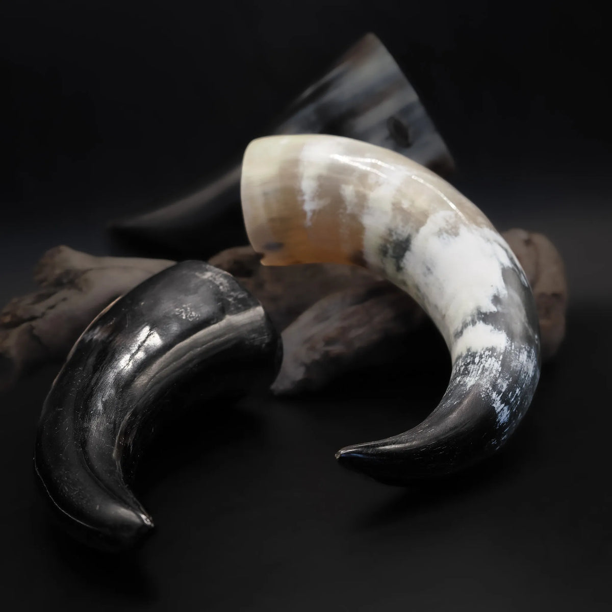 Drinking horn cup