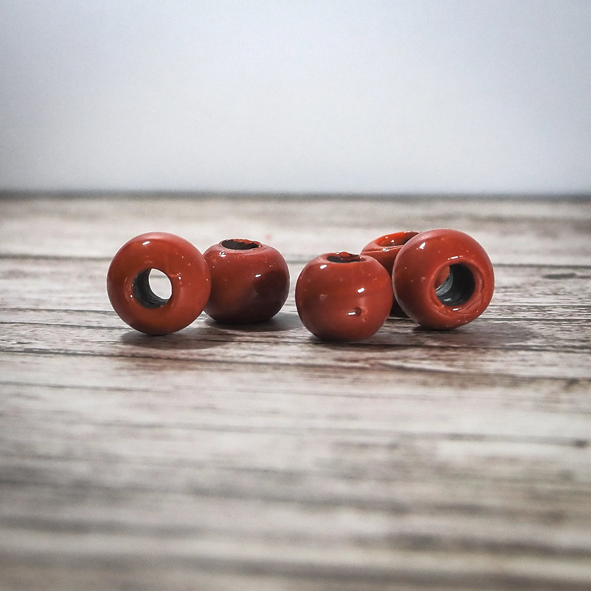 Glass bead red