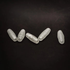 Ljus blästrad avlång glaspärla