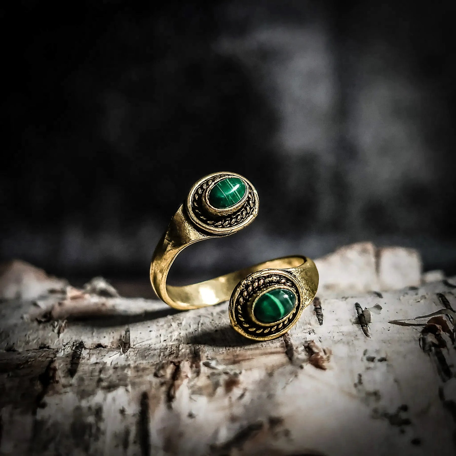 Spiralring med Malakiter