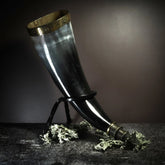 Berserker with horn stand, dark horn variant – the drinking horn standing in the iron stand