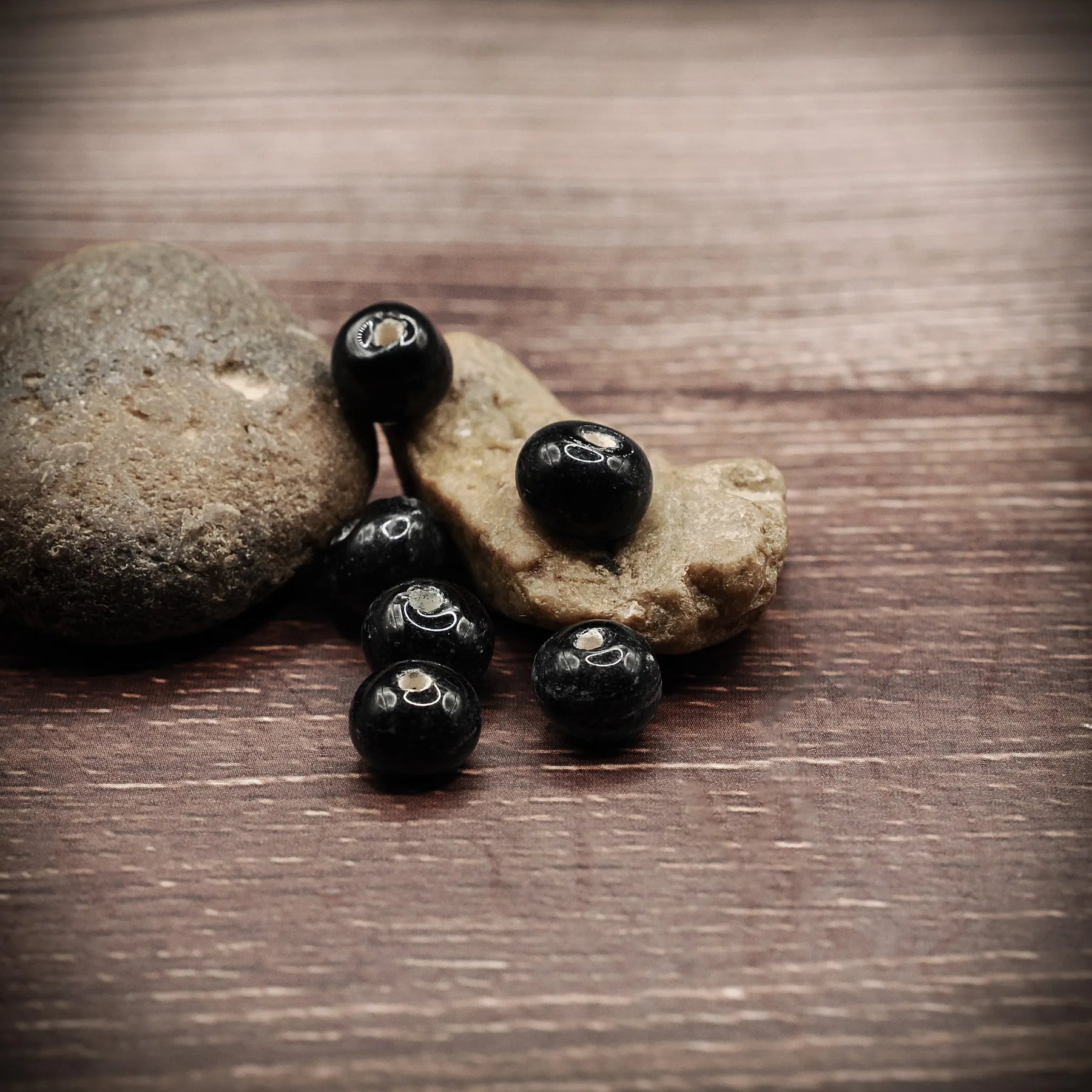 Glaspärla  svart, blank