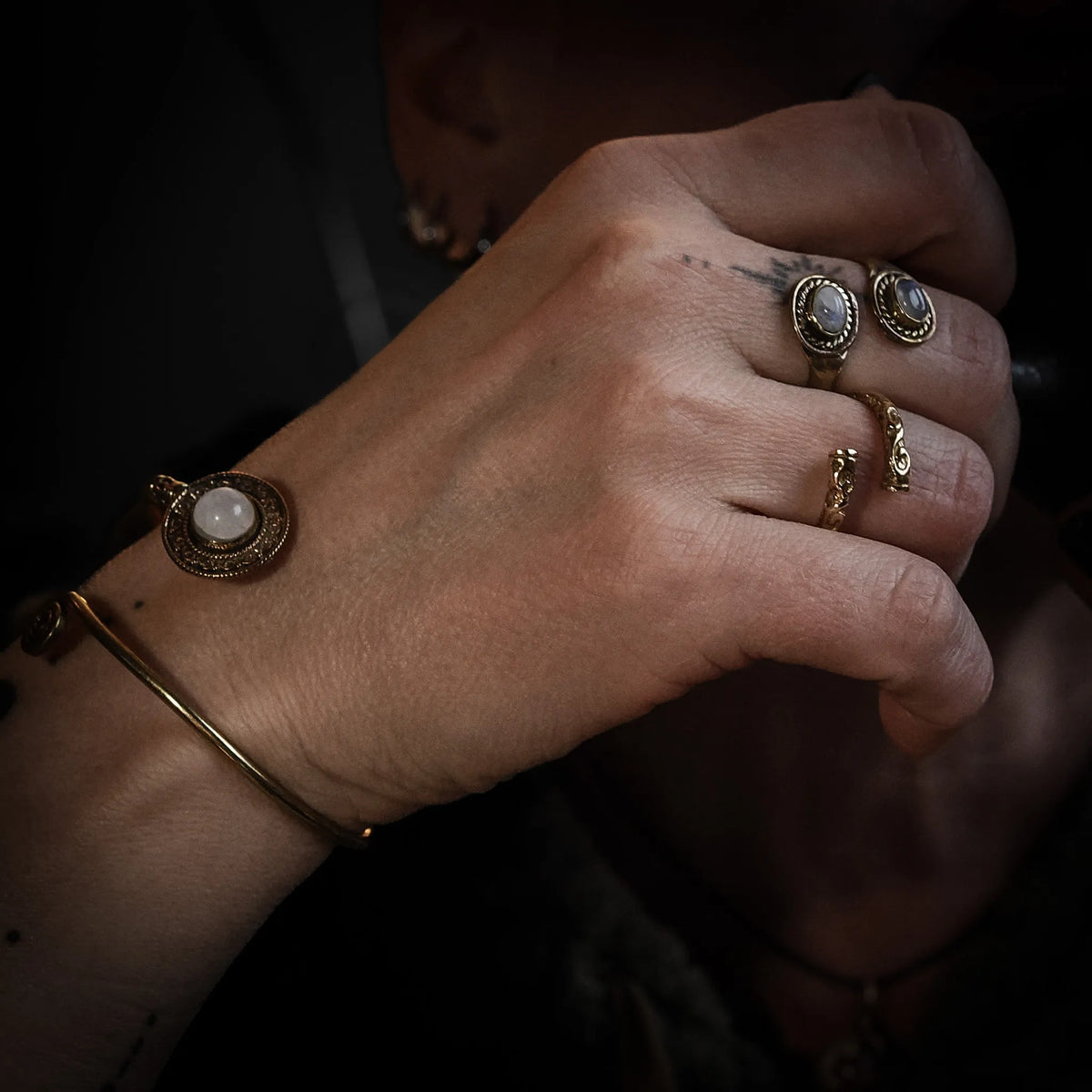Spiral ring with Moonstones