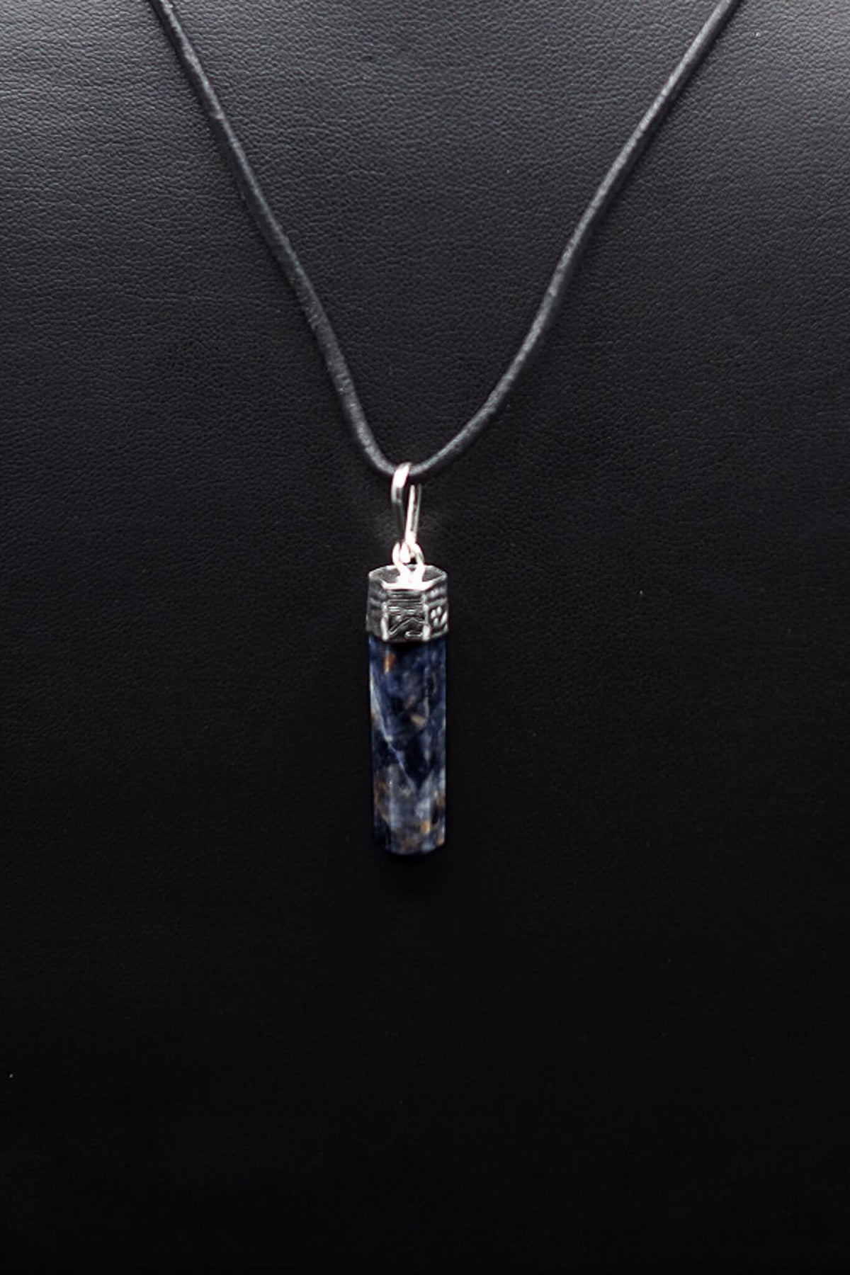 Stone pendant, Lapis lazuli