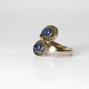 Spiral ring with semiprecious stone