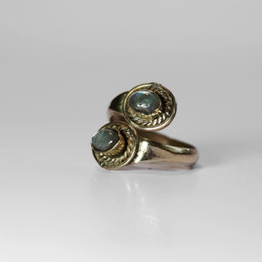 Spiral ring with semiprecious stone