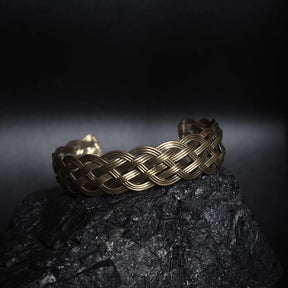 Valve braided bracelet