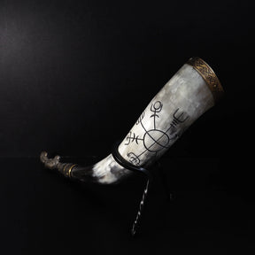 Drinking horn with raven and engraving. about 250 ml