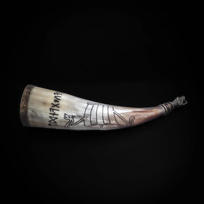 Drinking horn with raven and engraving. about 250 ml