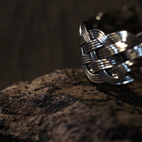 Valve braided bracelet