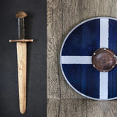 2:a sortering: Lilla krigaren, med Blåvit sköld och träsvärd