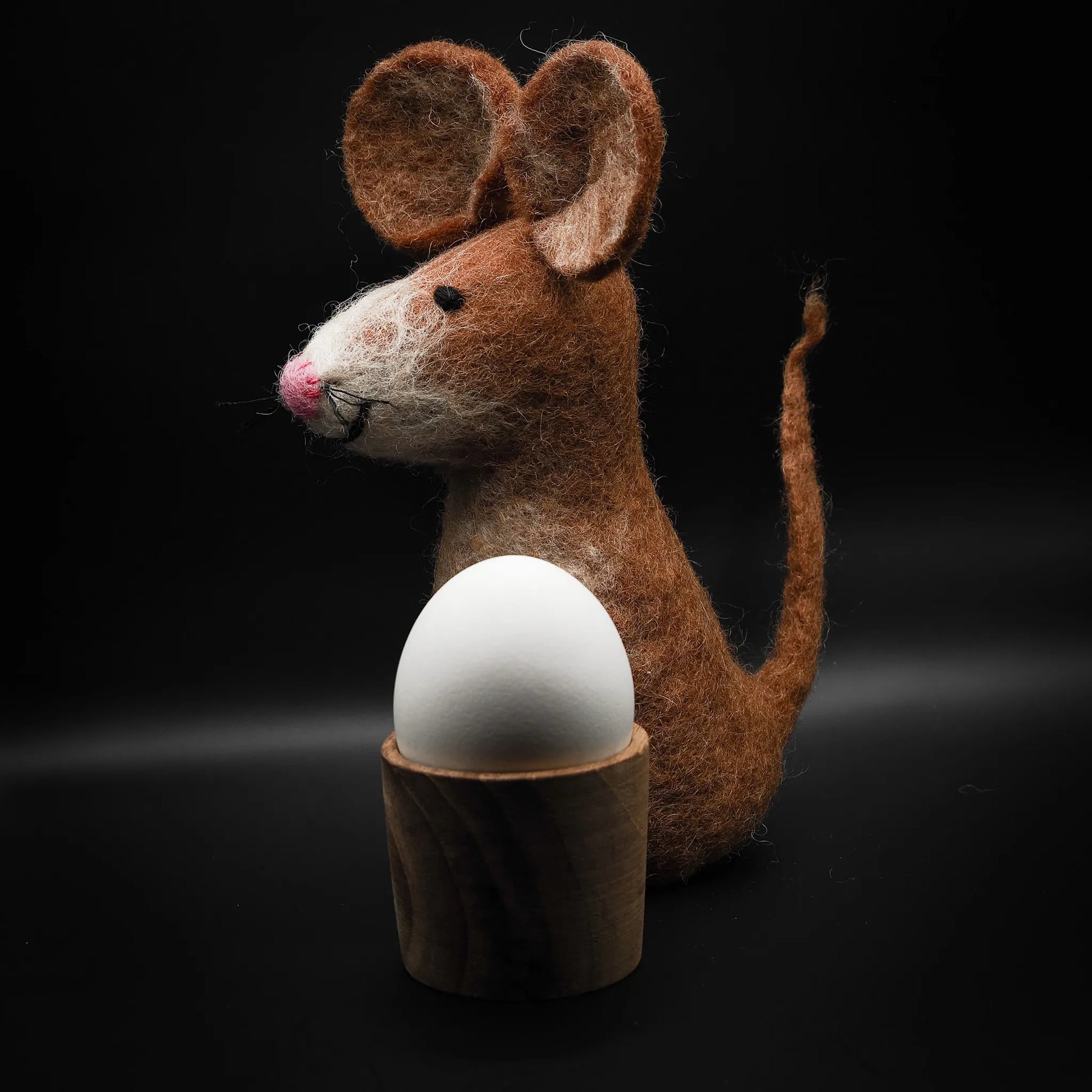 Tovad äggvärmare, djur