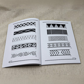 Viking and Slavic Ornamental Design – uppslag med numrerade bårdmönster 34–43