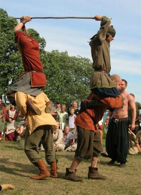 Bok med historiska lekar, 1000 years of fun and games