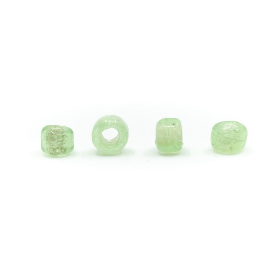 Light green glass bead